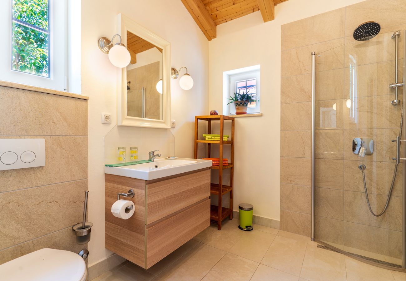Villa a Brgod - Villa Arte for 6 people near Labin - Rabac for 6 people with sea view & private pool