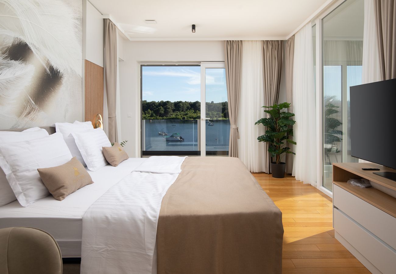 Villa a Medulin - Villa Isla Verde for 10 people with private pool & sauna only 10 meters from the sea