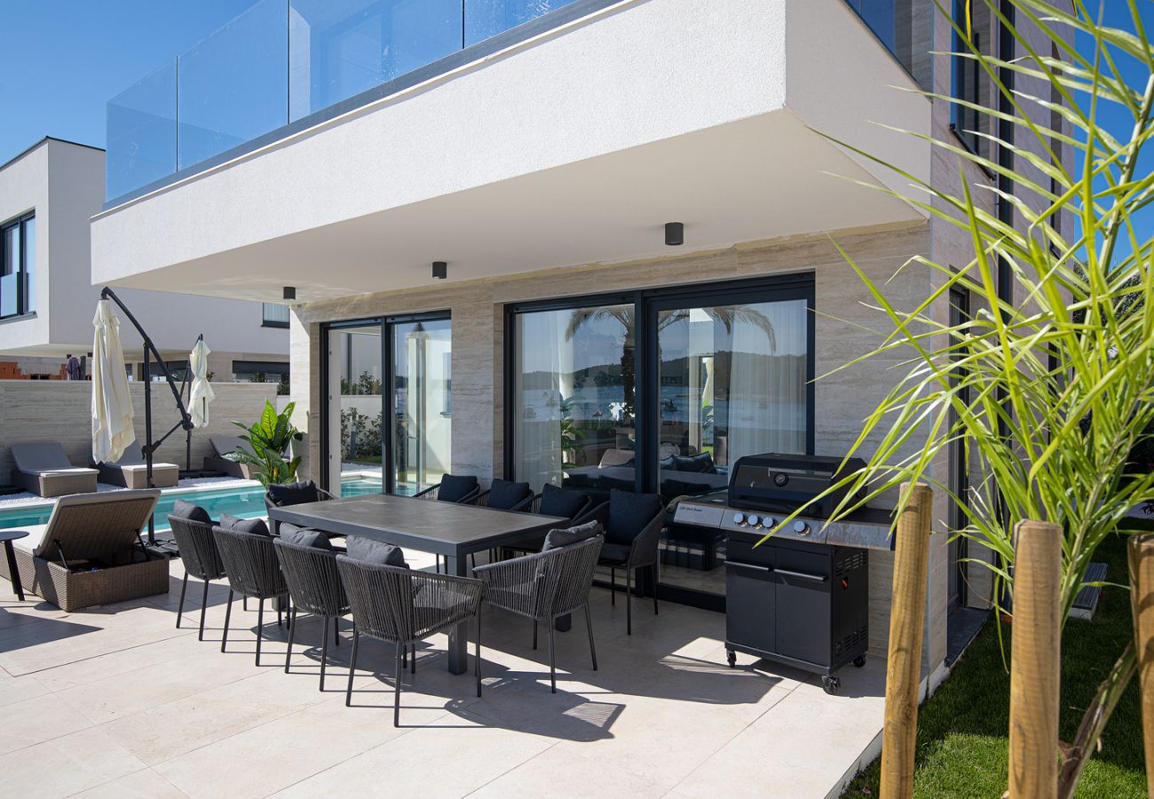 Villa a Medulin - Villa Isla Verde for 10 people with private pool & sauna only 10 meters from the sea