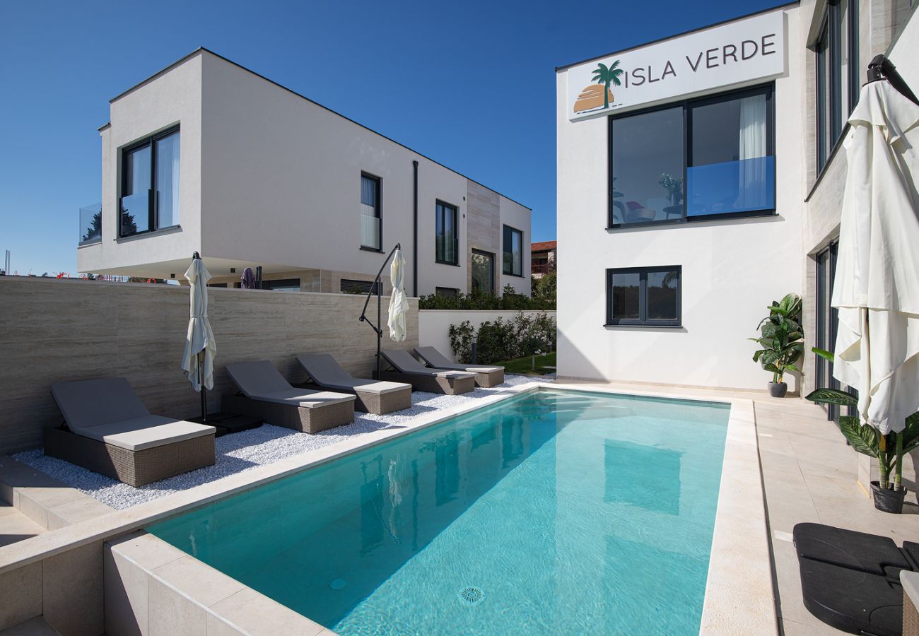 Villa a Medulin - Villa Isla Verde for 10 people with private pool & sauna only 10 meters from the sea
