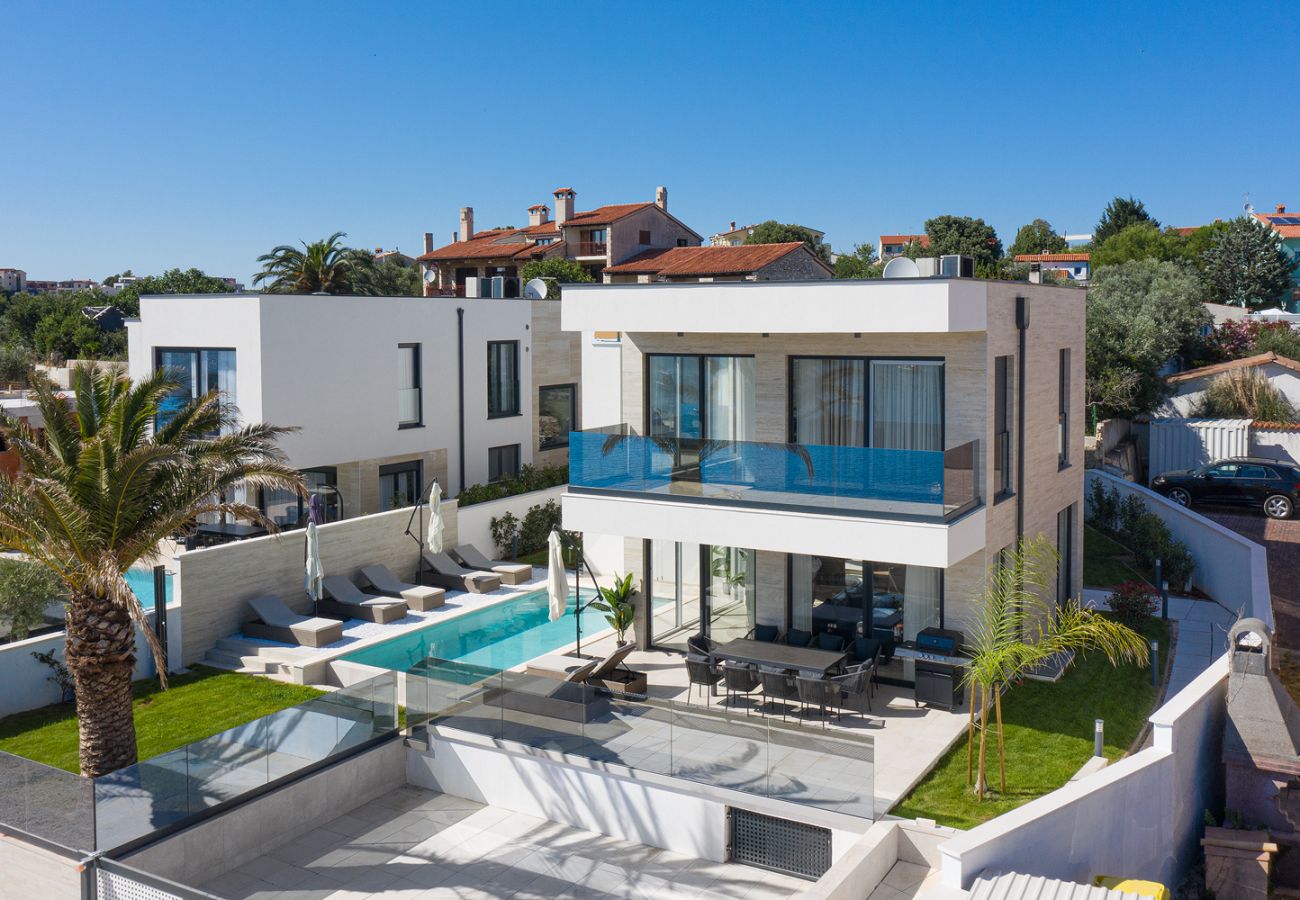 Villa a Medulin - Villa Isla Verde for 10 people with private pool & sauna only 10 meters from the sea