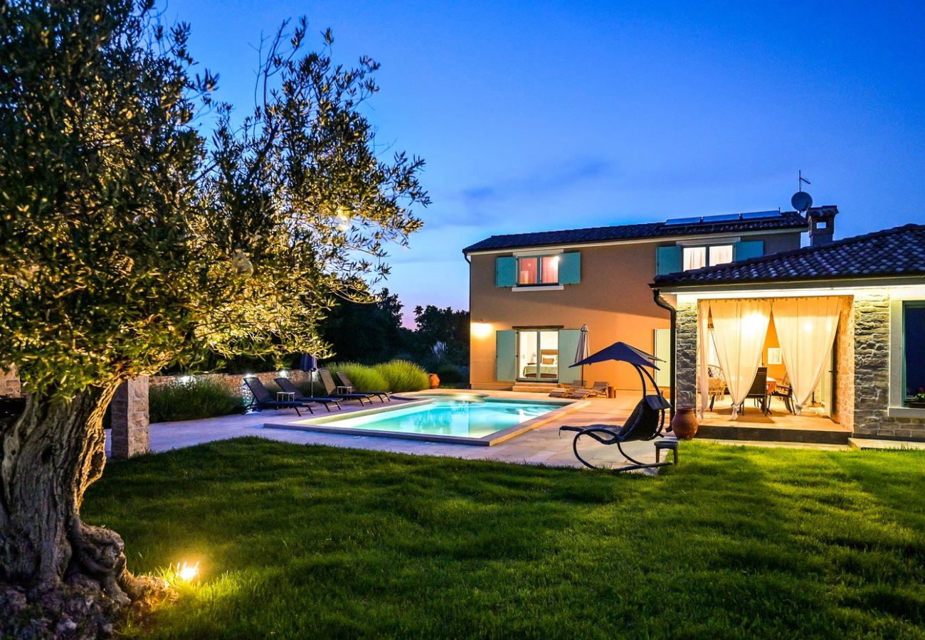 Villa a Juršici - Villa Desire for 10 people in Central Istria with private 53 m2 pool and pet friendly 