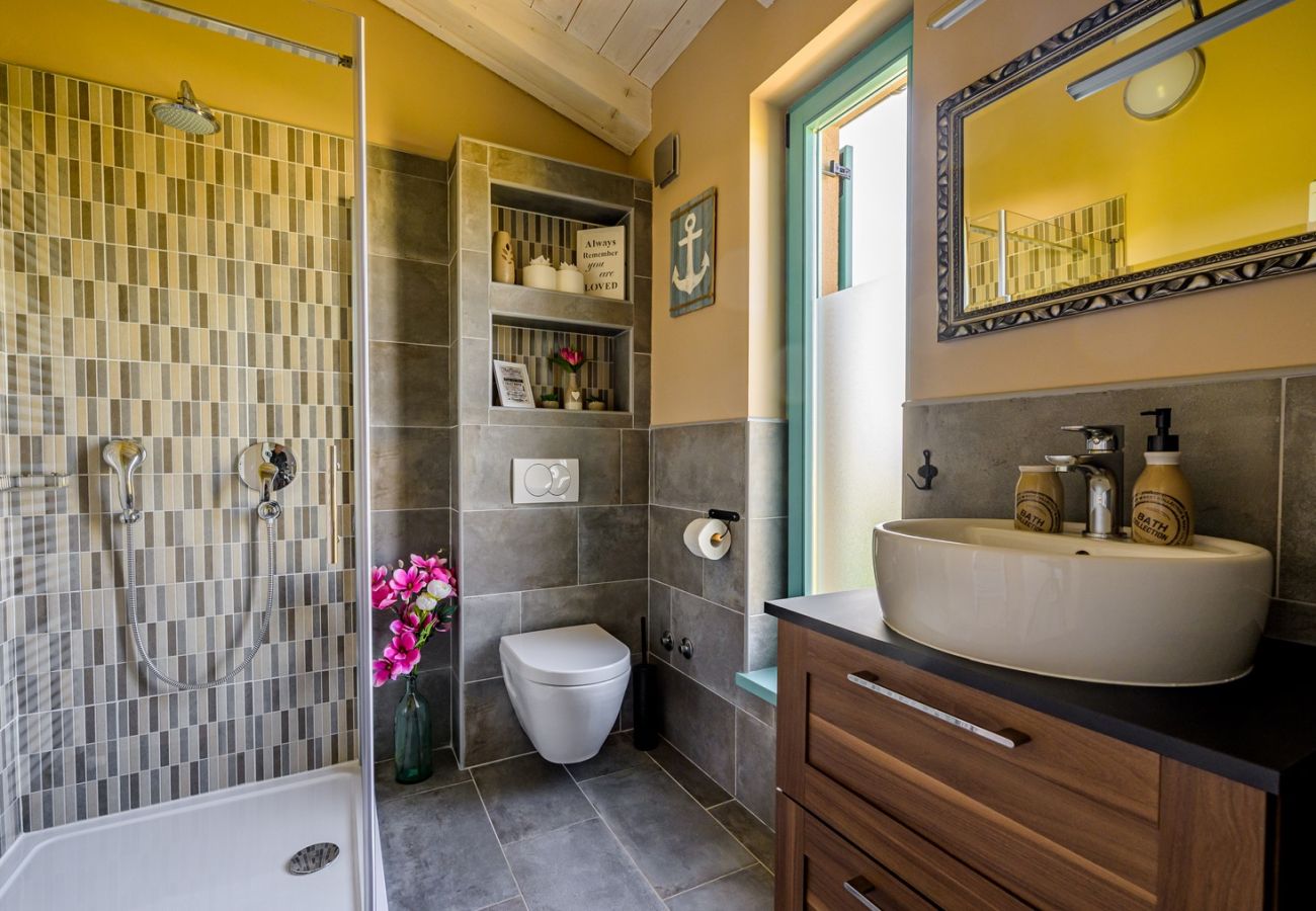 Villa a Juršici - Villa Desire for 10 people in Central Istria with private 53 m2 pool and pet friendly 