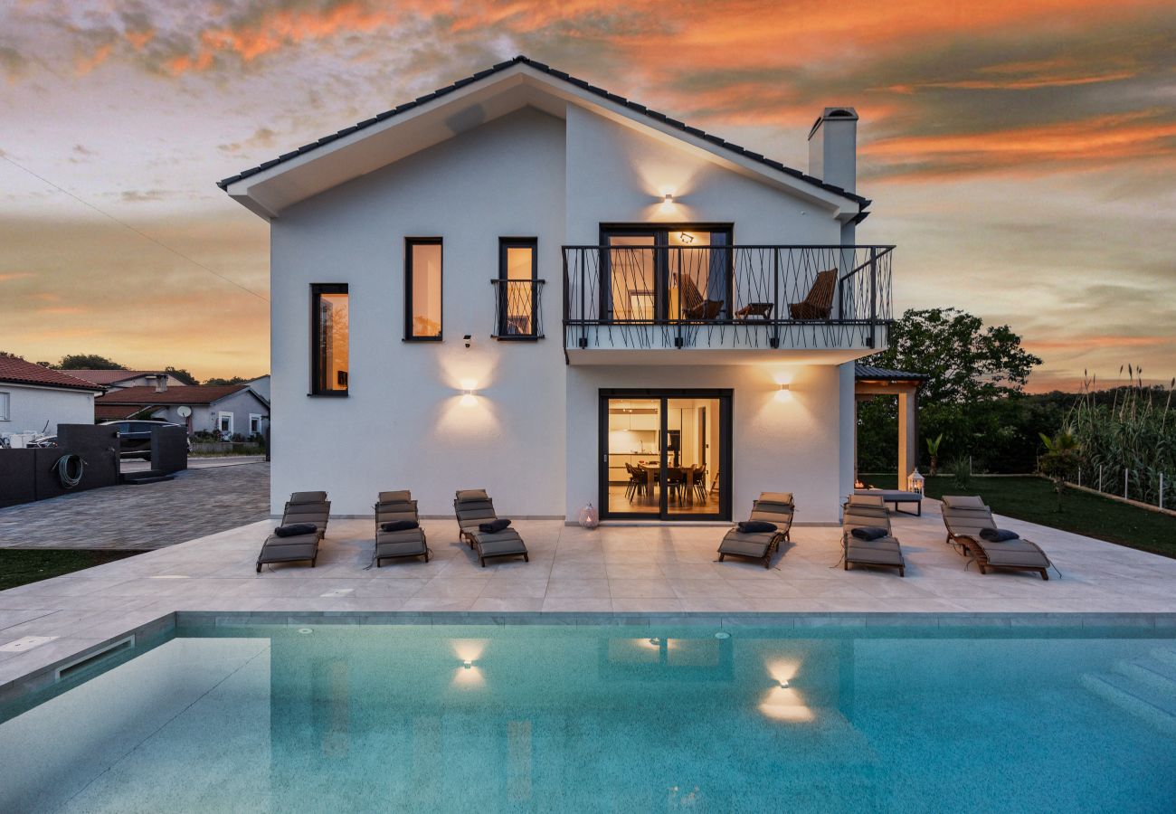 Villa a Vintijan - Villa Enja for 8 people near Pula with private pool & pet friendly