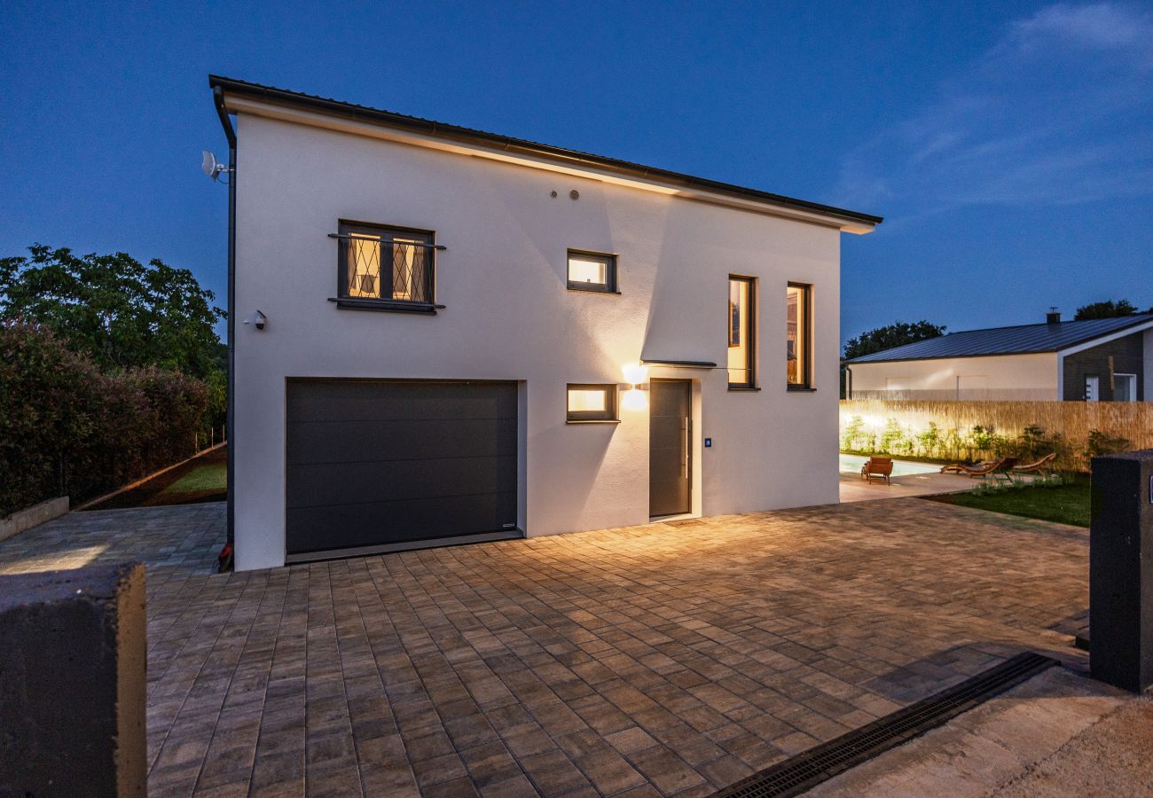 Villa a Vintijan - Villa Enja for 8 people near Pula with private pool & pet friendly