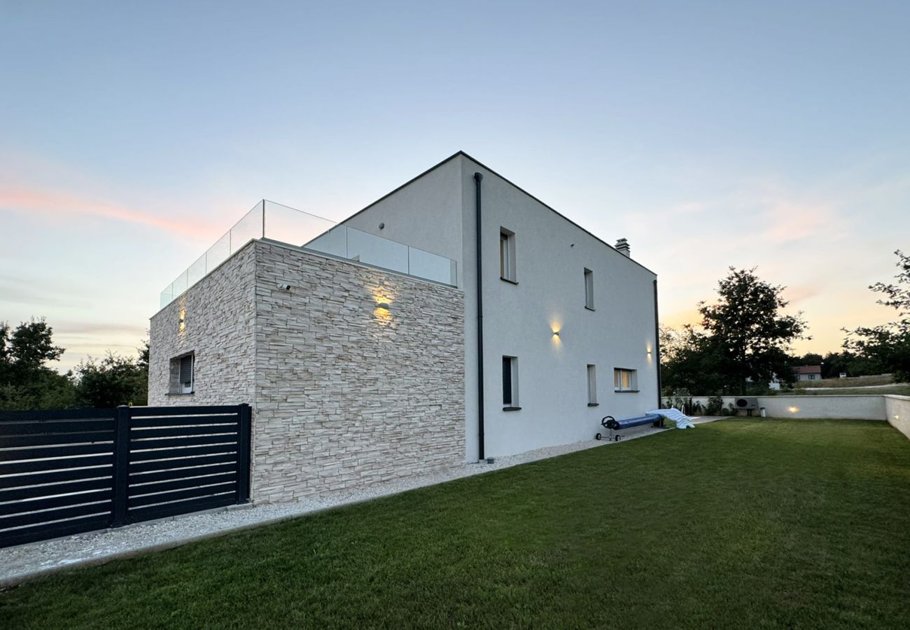 Villa a Bibici - Villa Nobel in Central Istria for 6 adults with private heated pool - only for adults
