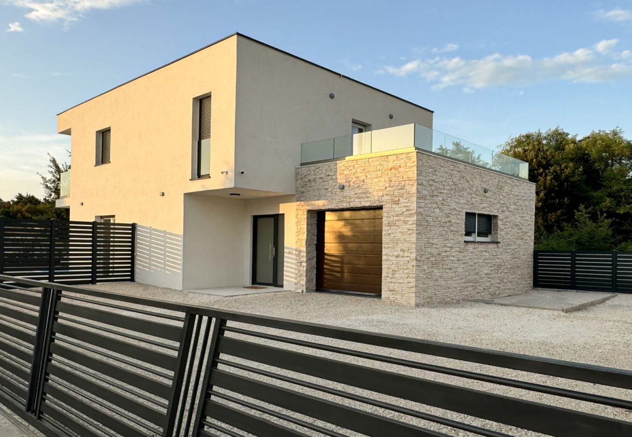 Villa a Bibici - Villa Nobel in Central Istria for 6 adults with private heated pool - only for adults