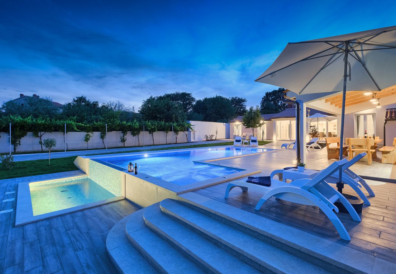 Villa a Pomer - Villa MileManda for 8 people near Pula with children playground only 300 meters from the beach