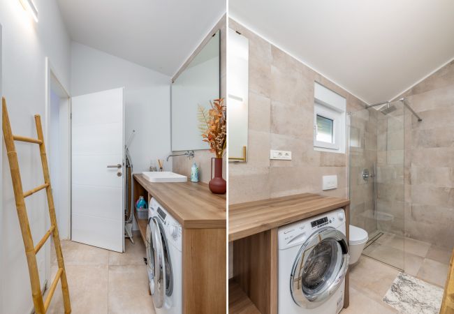 Villa a Peroj - Villa Shimunelka for 6 people near Fažana only 250 meters from the beach with jacuzzi Villa a Peroj - Villa Shimunelka for 6 people near Fažana only 250 meters from the beach with jacuzzi