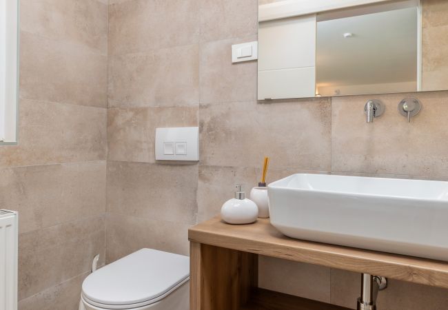 Villa a Peroj - Villa Shimunelka for 6 people near Fažana only 250 meters from the beach with jacuzzi Villa a Peroj - Villa Shimunelka for 6 people near Fažana only 250 meters from the beach with jacuzzi