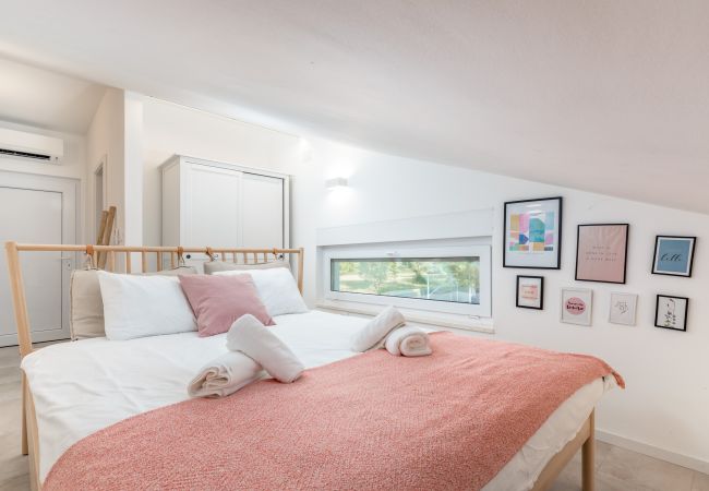 Villa a Peroj - Villa Shimunelka for 6 people near Fažana only 250 meters from the beach with jacuzzi Villa a Peroj - Villa Shimunelka for 6 people near Fažana only 250 meters from the beach with jacuzzi