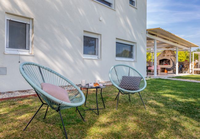 Villa a Peroj - Villa Shimunelka for 6 people near Fažana only 250 meters from the beach with jacuzzi Villa a Peroj - Villa Shimunelka for 6 people near Fažana only 250 meters from the beach with jacuzzi