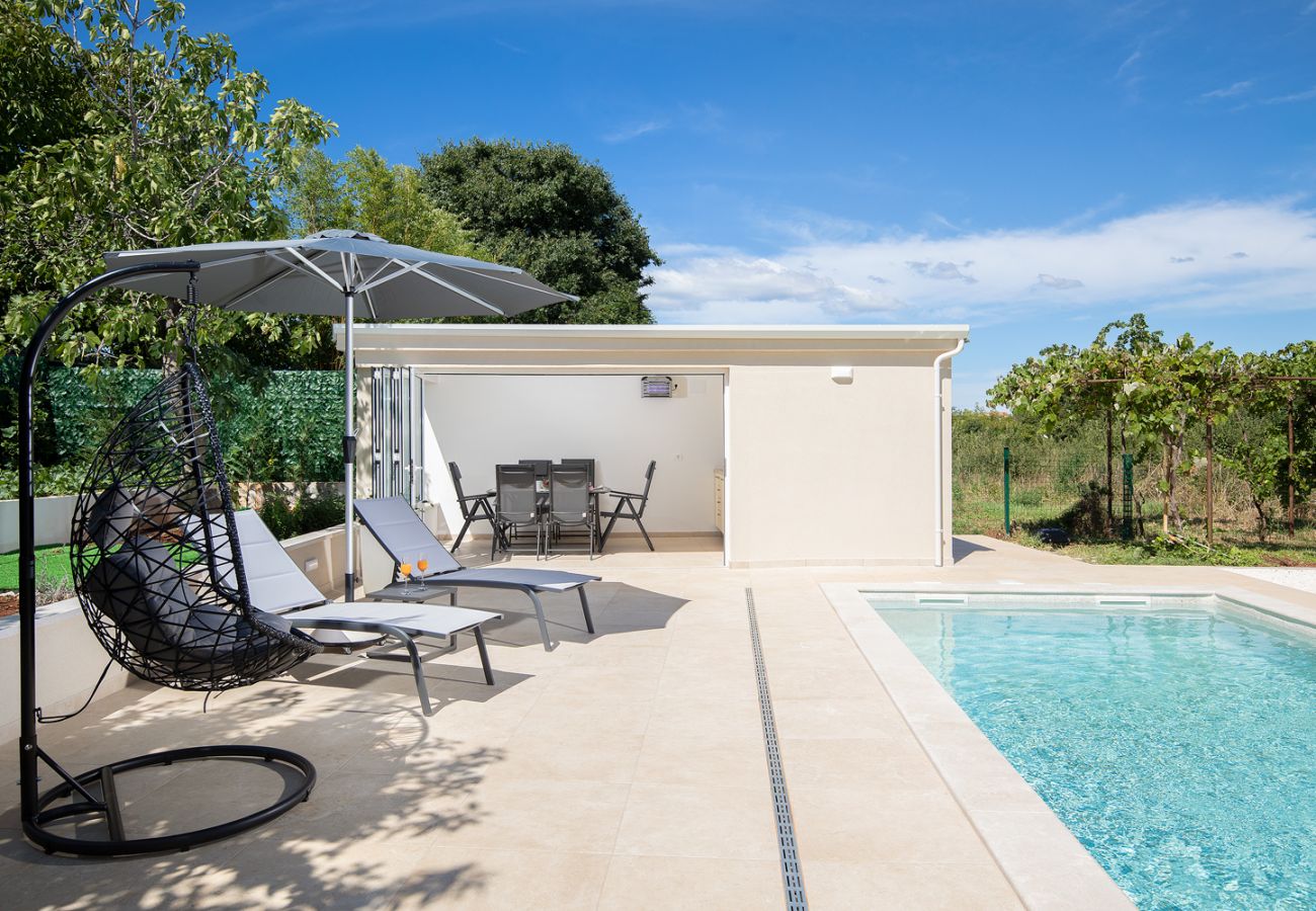 Villa a Šišan - Villa Cvita for 2 people near Pula with private heated pool 