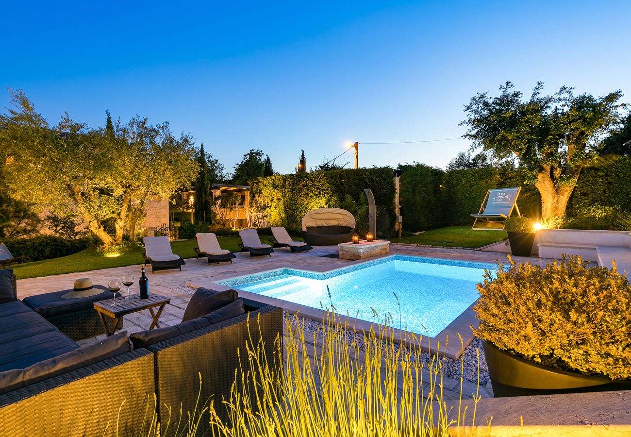 Villa a Baderna - Villa Experience for 6 people with private heated pool & pet friendly