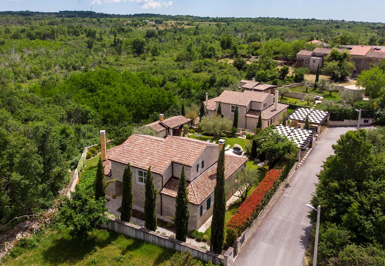 Villa a Baderna - Villa Experience for 6 people with private heated pool & pet friendly