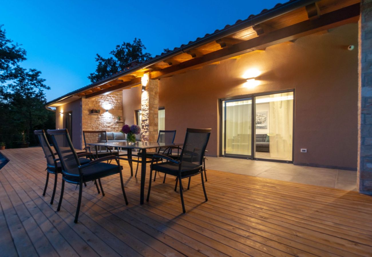 Villa a Šarici - Villa Gloria for 6 people with private pool and children playground