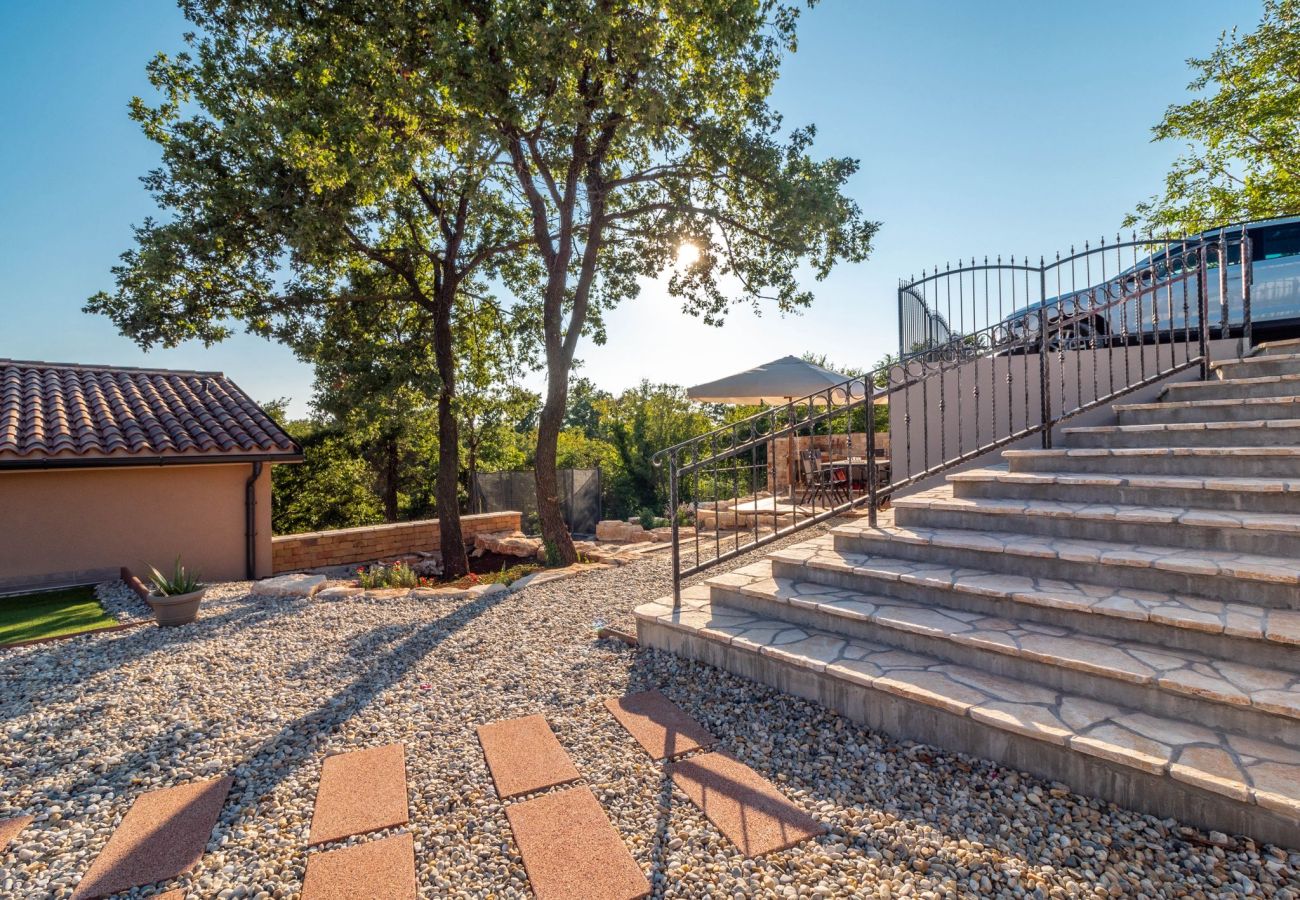 Villa a Šarici - Villa Gloria for 6 people with private pool and children playground