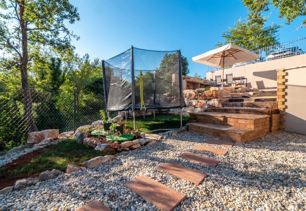 Villa a Šarici - Villa Gloria for 6 people with private pool and children playground