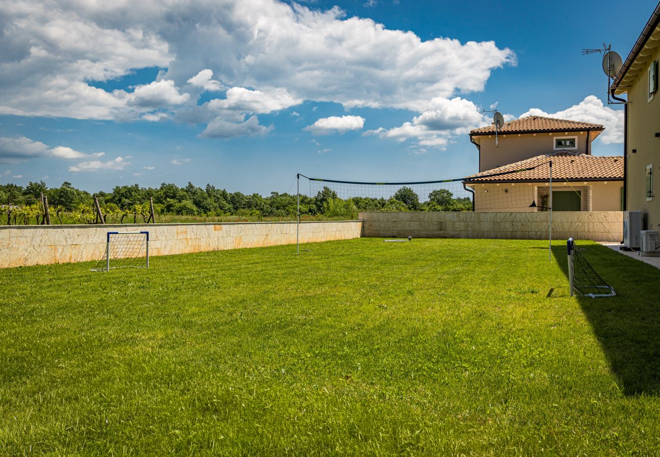 Villa a Šivati - Villa LunIstra in Central Istria for 10 people with private pool & kids playground