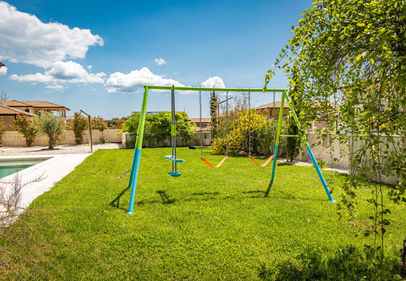 Villa a Šivati - Villa LunIstra in Central Istria for 10 people with private pool & kids playground