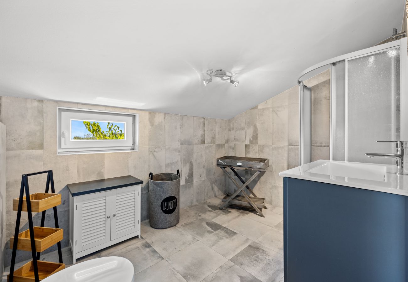 Villa a Rebici - Villa Renata for 11 people with private heated pool & pet friendly