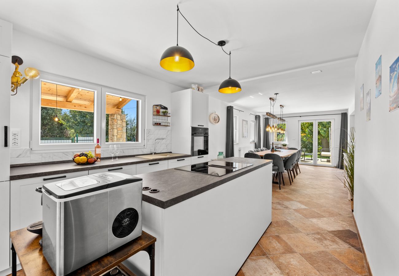 Villa a Rebici - Villa Renata for 11 people with private heated pool & pet friendly