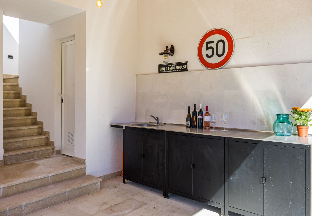 Villa a Rebici - Villa Renata for 11 people with private heated pool & pet friendly