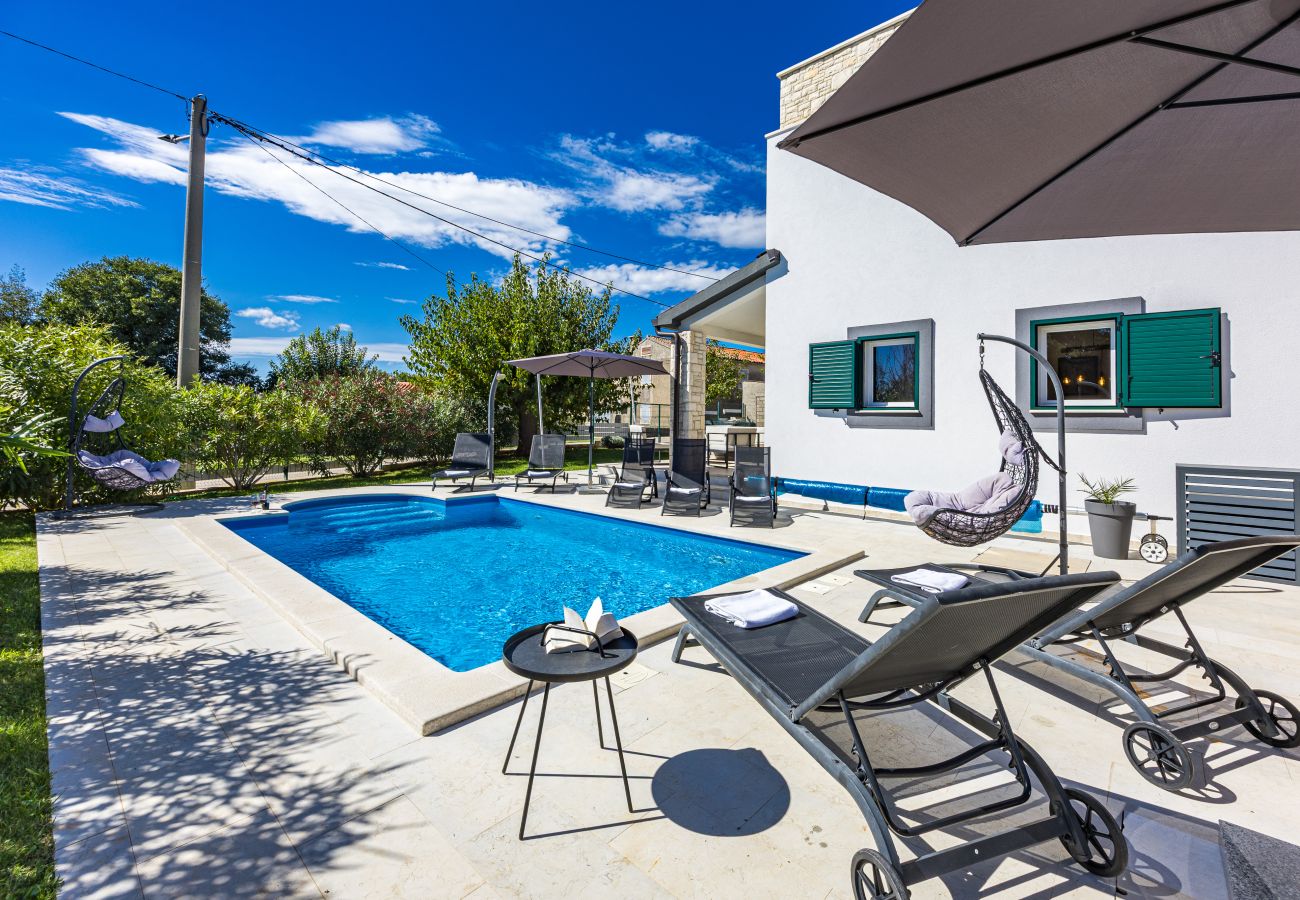 Villa a Rebici - Villa Renata for 11 people with private heated pool & pet friendly