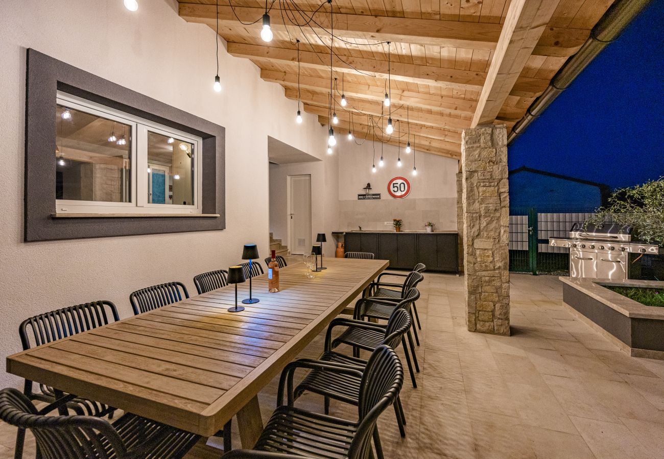 Villa a Rebici - Villa Renata for 11 people with private heated pool & pet friendly