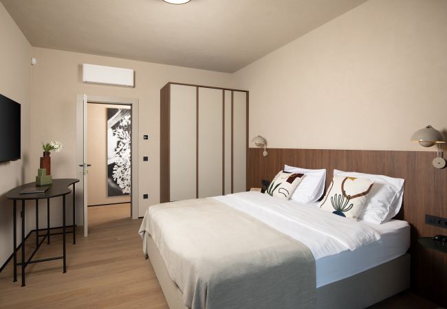 Villa a Vodnjan - Luxury Villa Puerto de Paz for 8 people near Fažana with 60 m2 private heated pool, sauna, mini-golf & sea view  Villa a Vodnjan - Luxury Villa Puerto de Paz for 8 people near Fažana with 60 m2 private heated pool, sauna, mini-golf & sea view