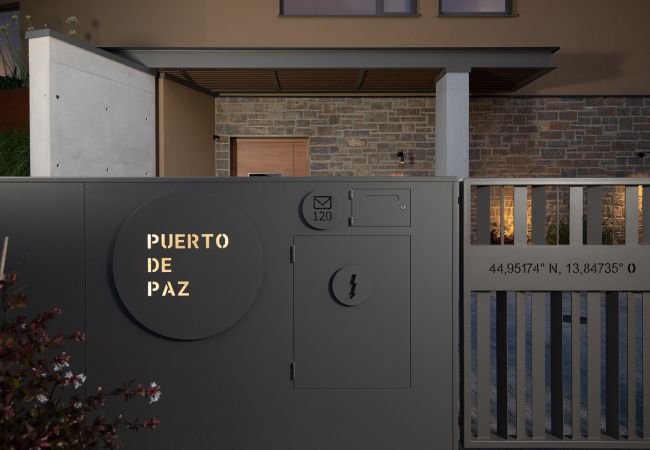 Villa a Vodnjan - Luxury Villa Puerto de Paz for 8 people near Fažana with 60 m2 private heated pool, sauna, mini-golf & sea view  Villa a Vodnjan - Luxury Villa Puerto de Paz for 8 people near Fažana with 60 m2 private heated pool, sauna, mini-golf & sea view