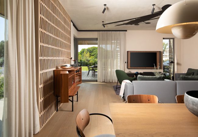 Villa a Vodnjan - Luxury Villa Puerto de Paz for 8 people near Fažana with 60 m2 private heated pool, sauna, mini-golf & sea view  Villa a Vodnjan - Luxury Villa Puerto de Paz for 8 people near Fažana with 60 m2 private heated pool, sauna, mini-golf & sea view