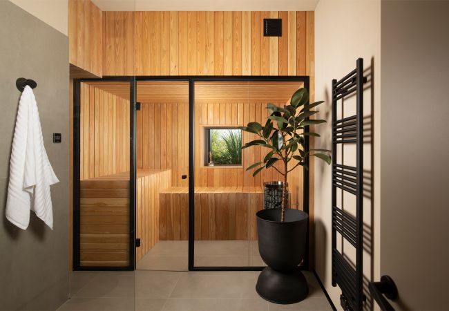 Villa a Vodnjan - Luxury Villa Puerto de Paz for 8 people near Fažana with 60 m2 private heated pool, sauna, mini-golf & sea view  Villa a Vodnjan - Luxury Villa Puerto de Paz for 8 people near Fažana with 60 m2 private heated pool, sauna, mini-golf & sea view