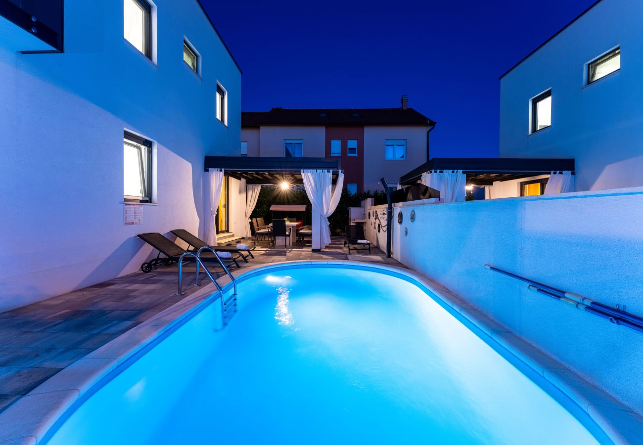 Villa a Vodice - Villa Essenza Vita in Vodice with private pool  & pet friendly