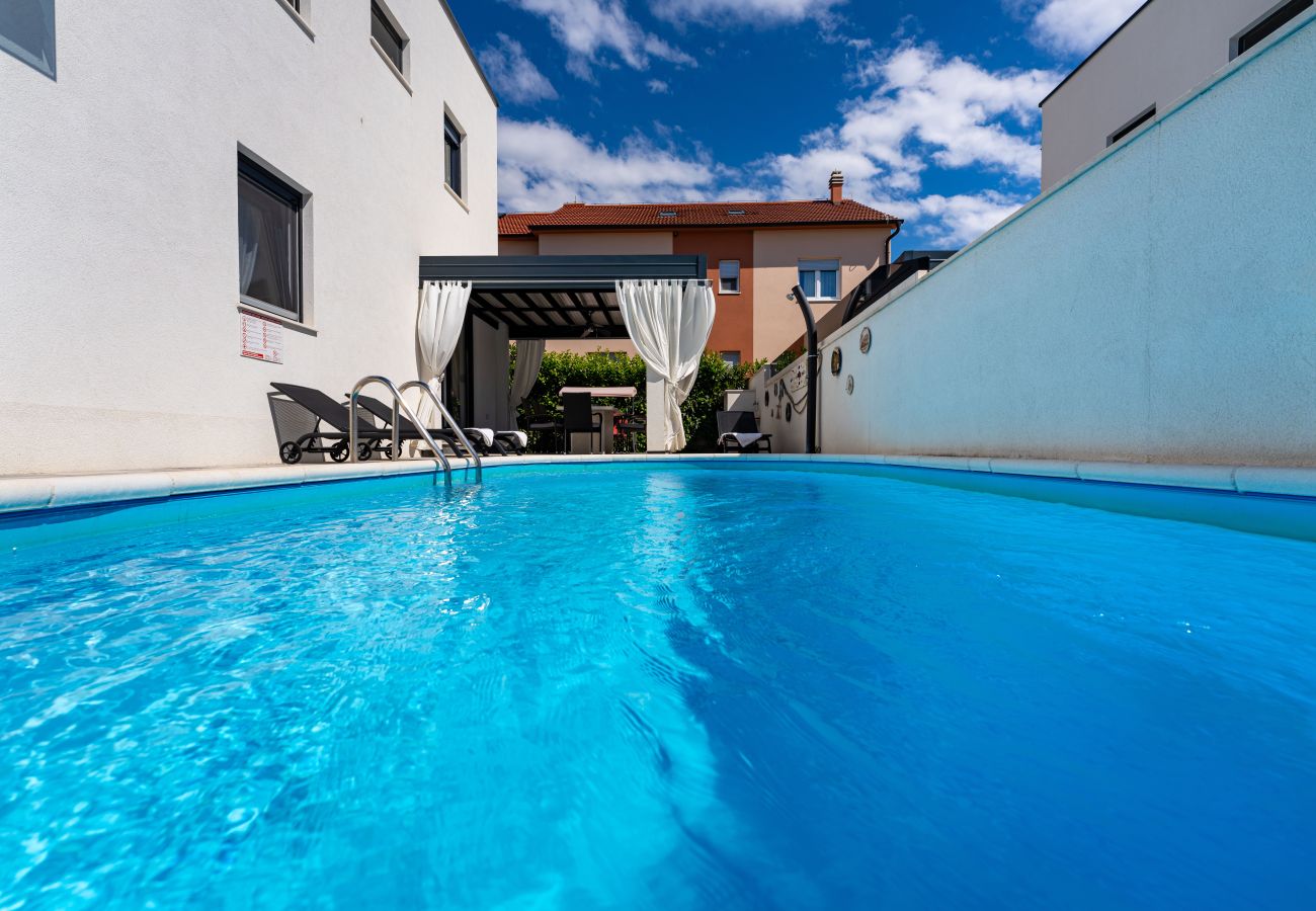 Villa a Vodice - Villa Essenza Vita in Vodice with private pool  & pet friendly
