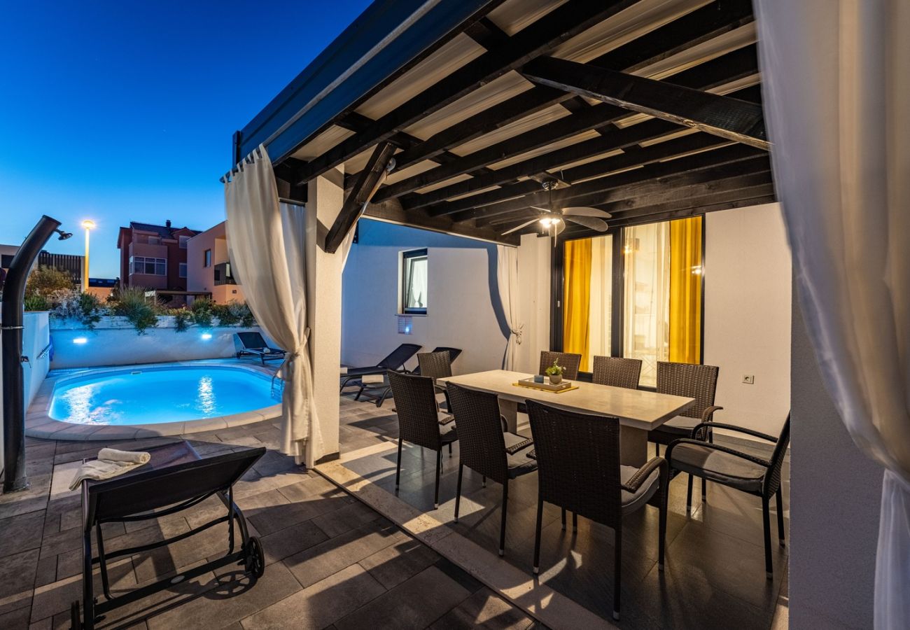 Villa a Vodice - Villa Essenza Vita in Vodice with private pool  & pet friendly