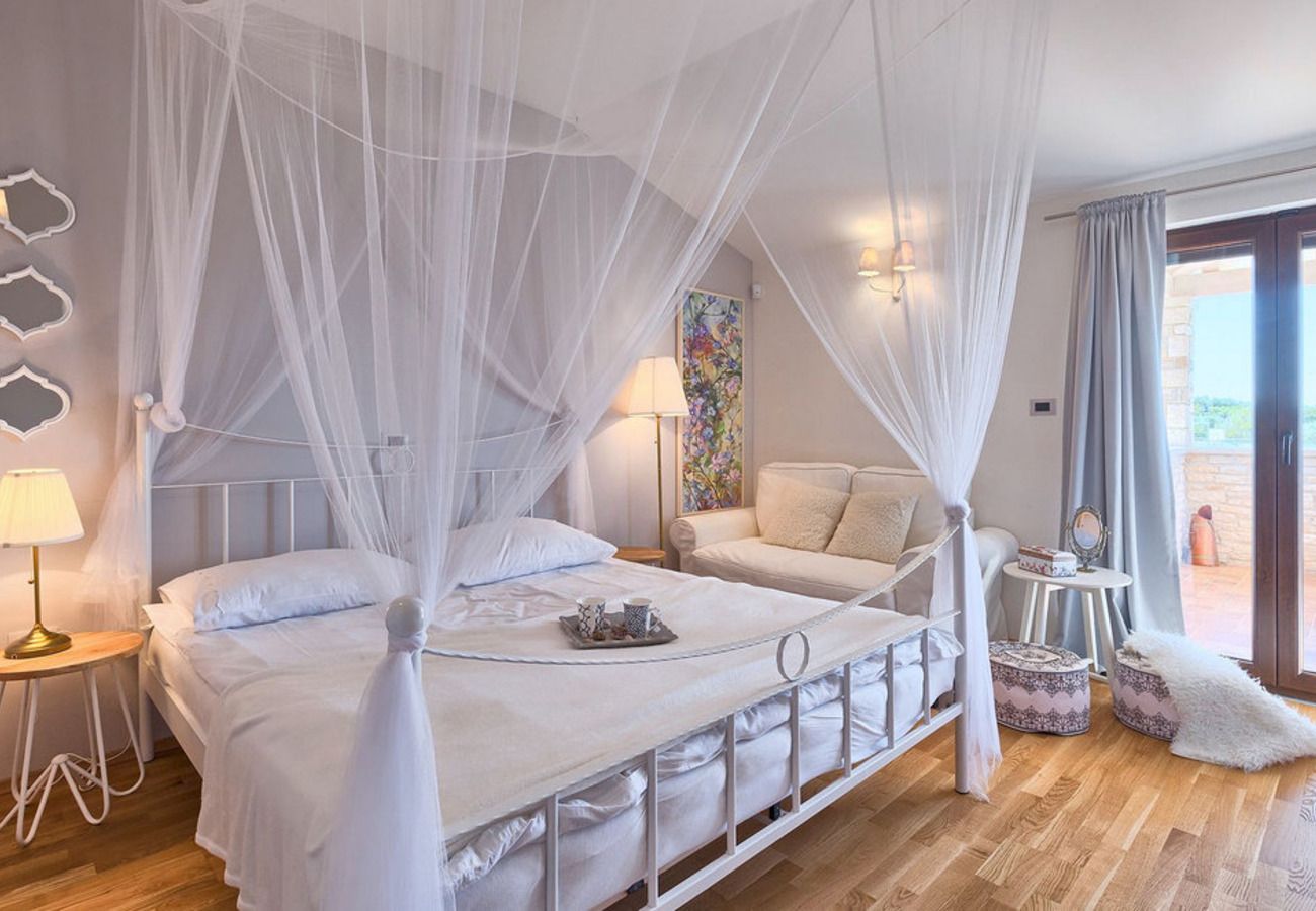 Villa a Veliki Vareški - Villa Campi for 10 persons near Pula with large garden, private golf and tennis court, kids playground & wellness area 