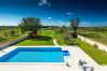 Villa a Veliki Vareški - Villa Campi for 10 persons near Pula with large garden, private golf and tennis court, kids playground & wellness area 
