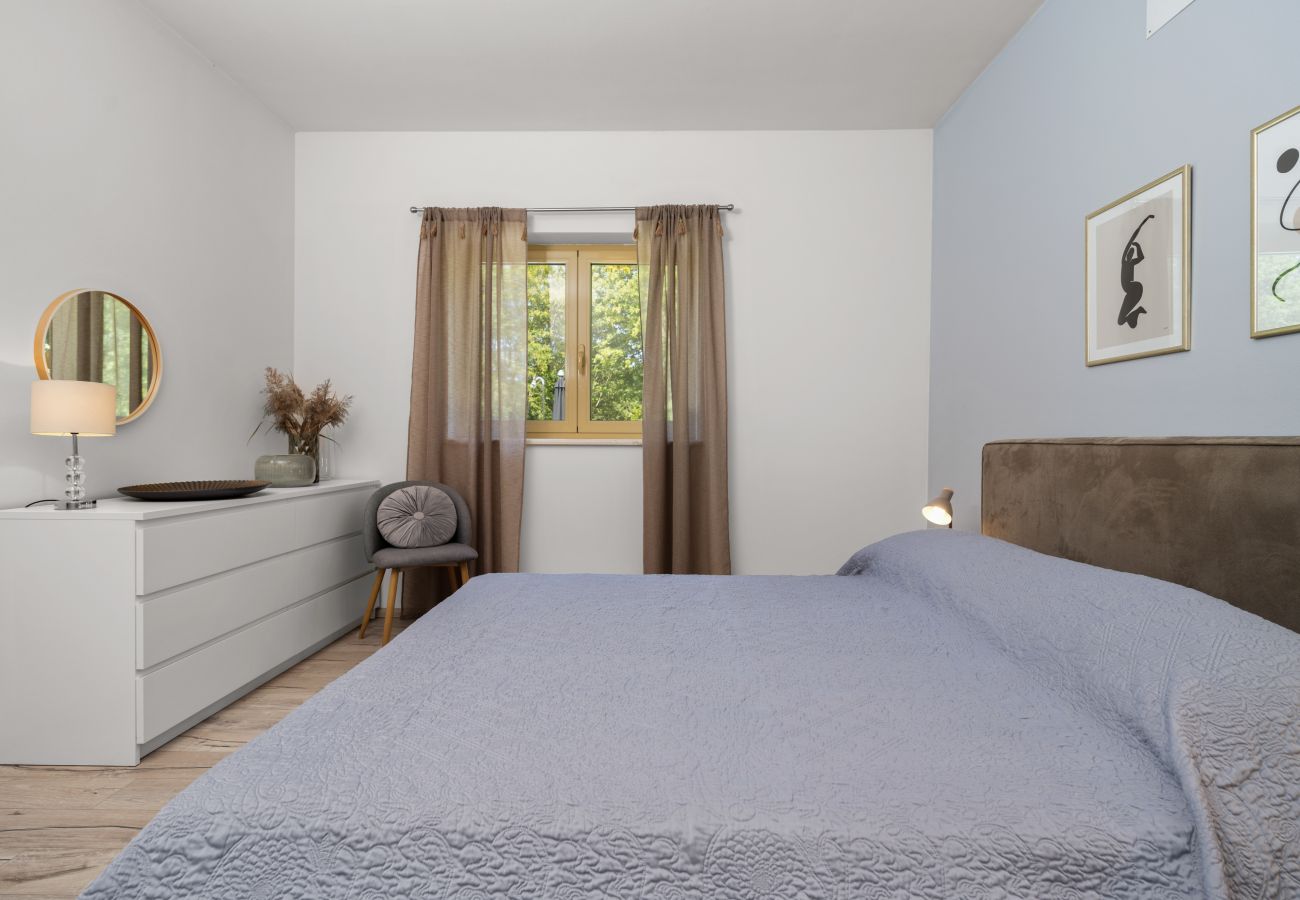 Villa a Kraj Drage - Villa Aria Labin for 6 persons with private 32 m2 pool, kids playground and large garden 