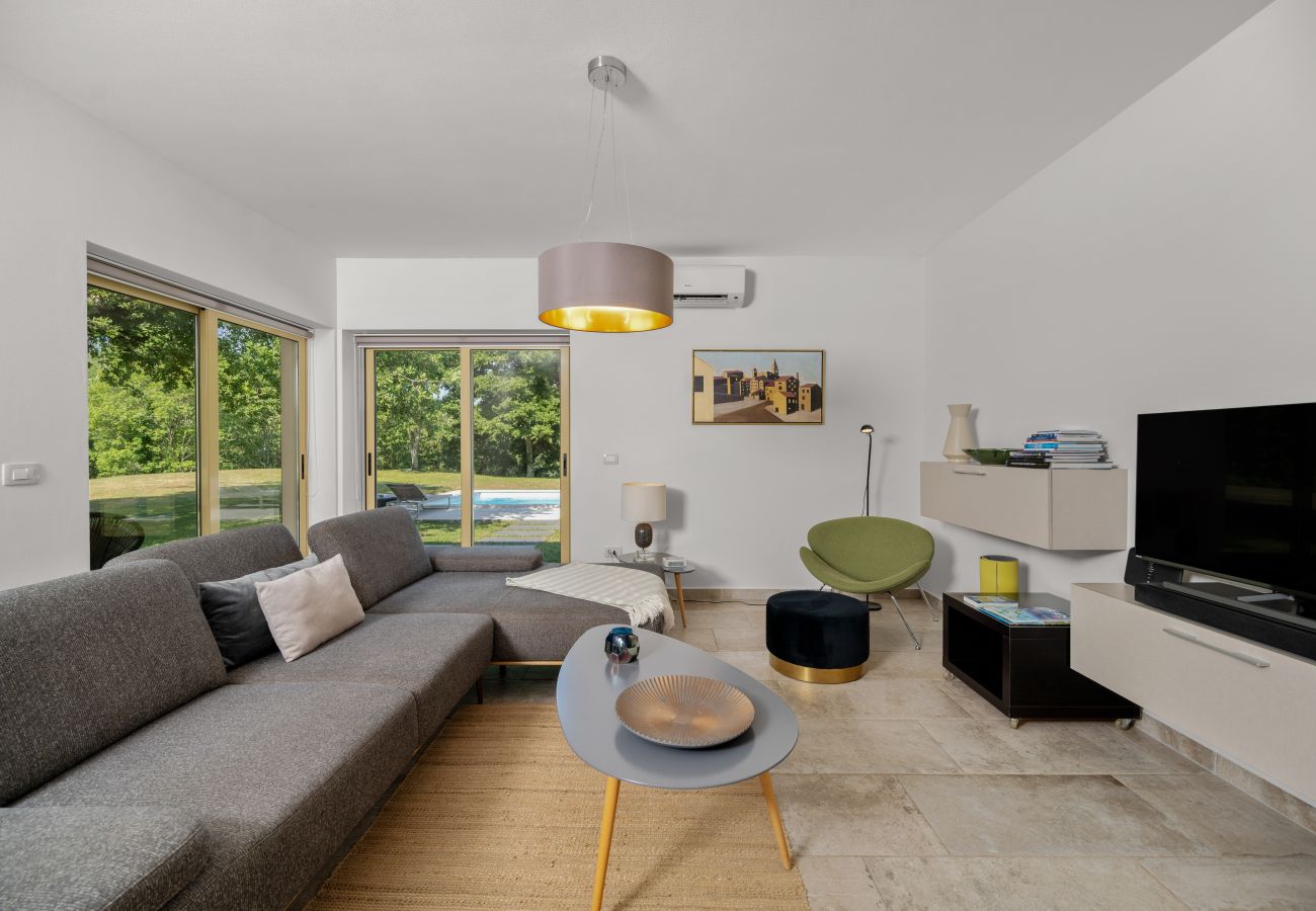 Villa a Kraj Drage - Villa Aria Labin for 6 persons with private 32 m2 pool, kids playground and large garden 