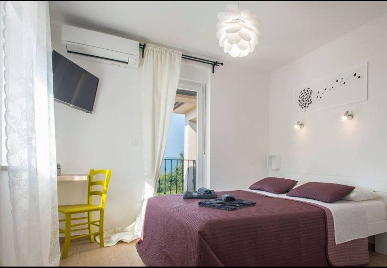 Villa a Rakalj - Villa Noela in Rakalj for 6 persons with large garden, kids playground - only 2,5 km from beach