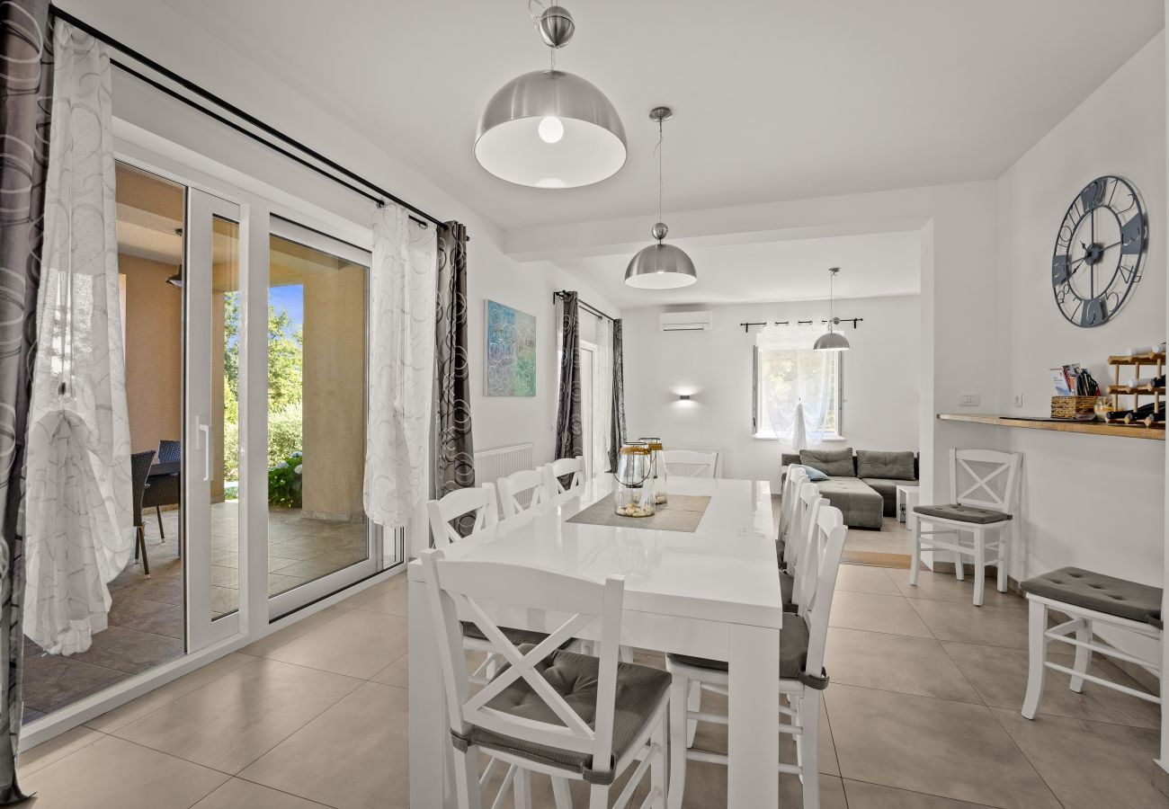Villa a Rakalj - Villa Noela in Rakalj for 6 persons with large garden, kids playground - only 2,5 km from beach