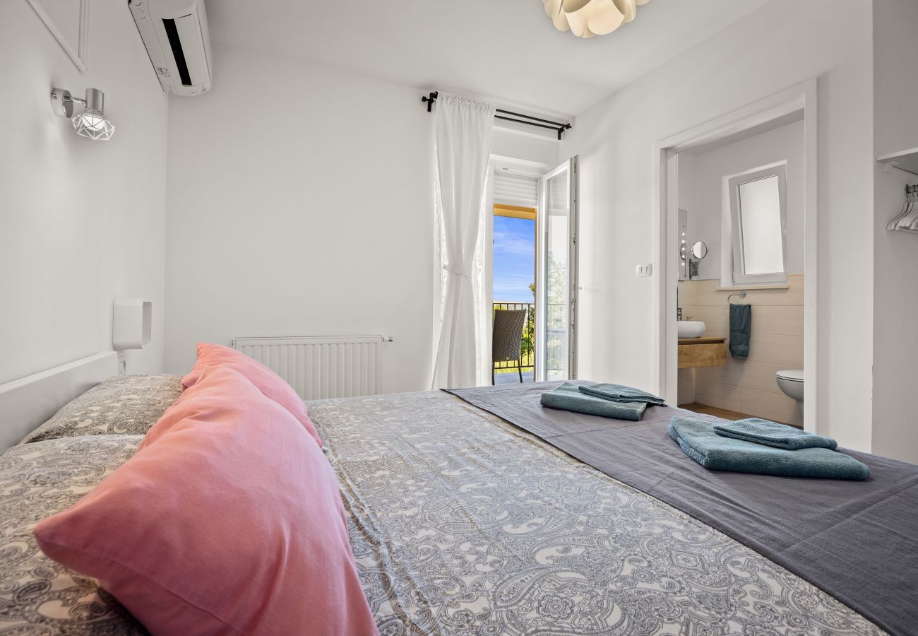 Villa a Rakalj - Villa Noela in Rakalj for 6 persons with large garden, kids playground - only 2,5 km from beach