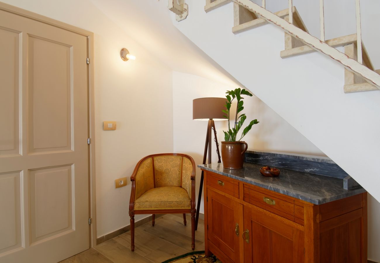 Villa a Srebrnići - Villa Stella Polaris for 8 persons in Central Istria with private pool, sea view, large garden & kids playground