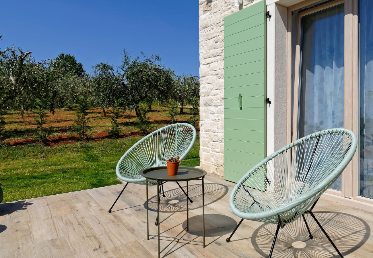 Villa a Srebrnići - Villa Stella Polaris for 8 persons in Central Istria with private pool, sea view, large garden & kids playground