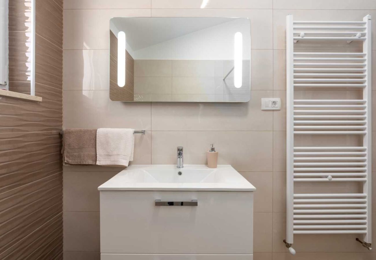 Villa a Divšici - Villa Karla near Pula for 8 persons with private pool, kids playground & pet friendly