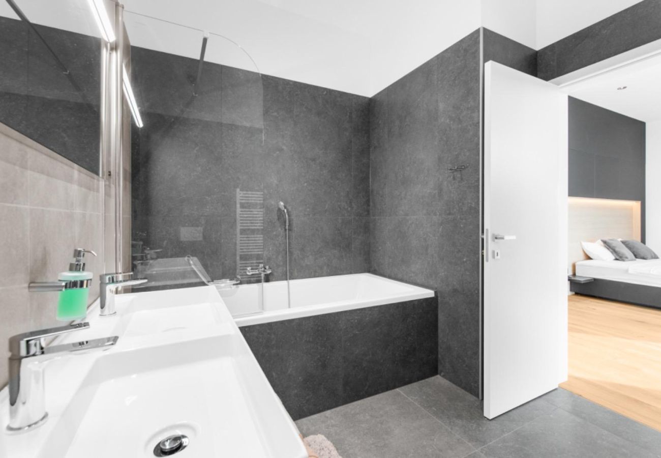 Villa a Deklici - Villa Nura for 8 persons near Poreč with 36 m2 heated pool, with sauna & sea view 