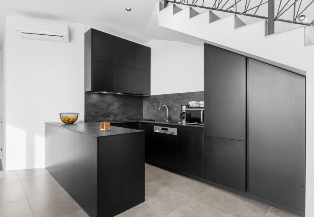 Villa a Deklici - Villa Nura for 8 persons near Poreč with 36 m2 heated pool, with sauna & sea view 