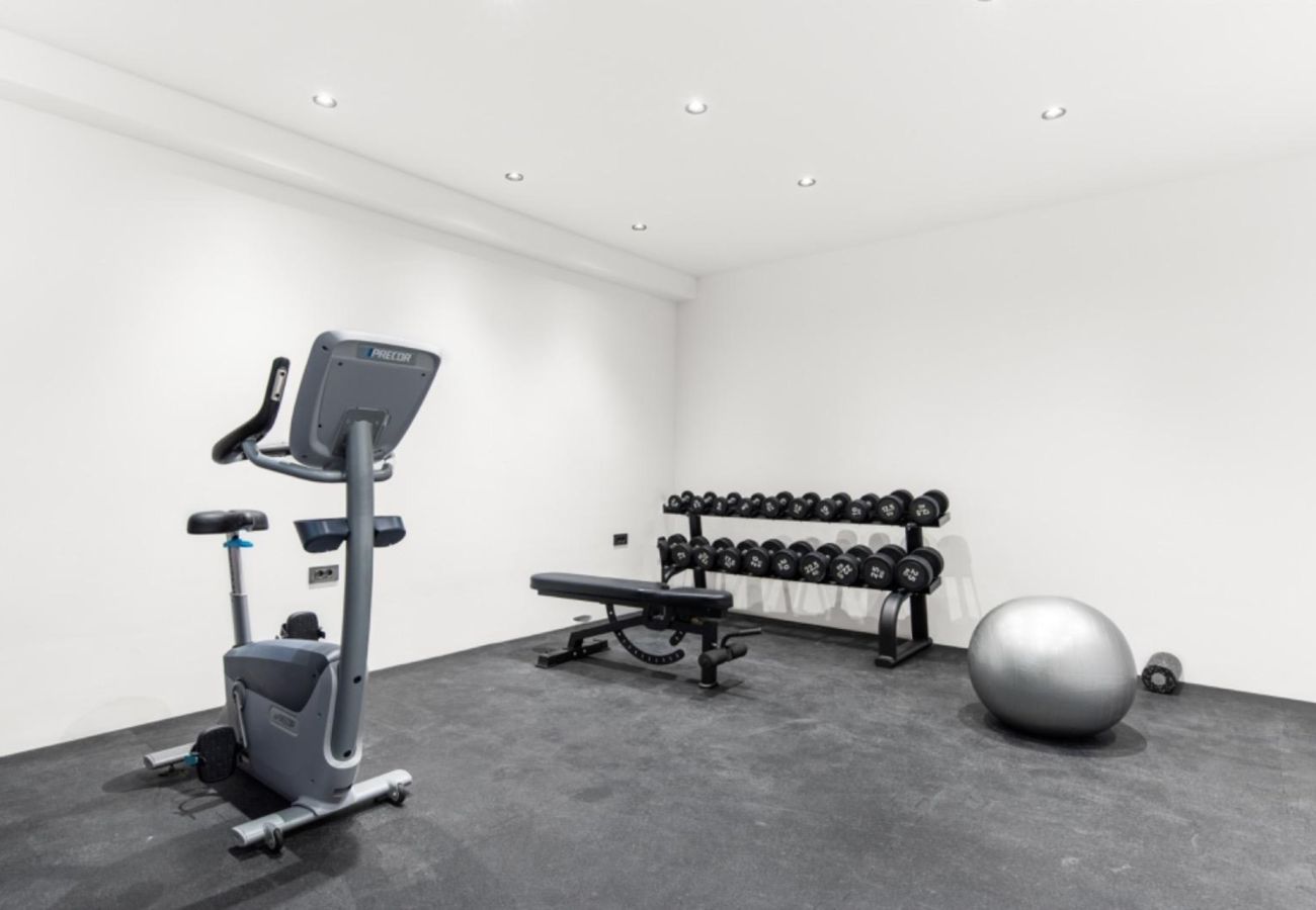 Villa a Deklici - Villa Nura for 8 persons near Poreč with 36 m2 heated pool, with sauna & sea view 