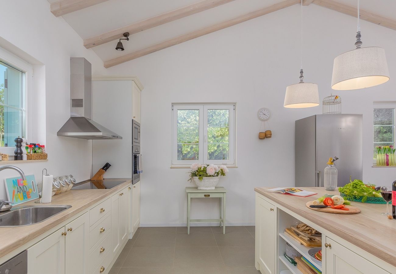 Villa a Modrušani - Villa Tre Colonne for 10 persons in Central Istria with 60 m2 private pool & sauna 